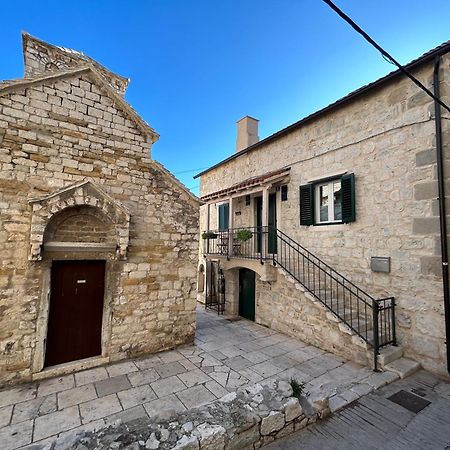 Perfectly Located Cherry Stone House Split Exterior photo